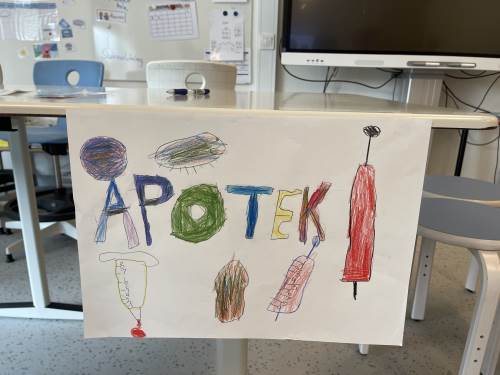 Et sykehus trenger et apotek. 